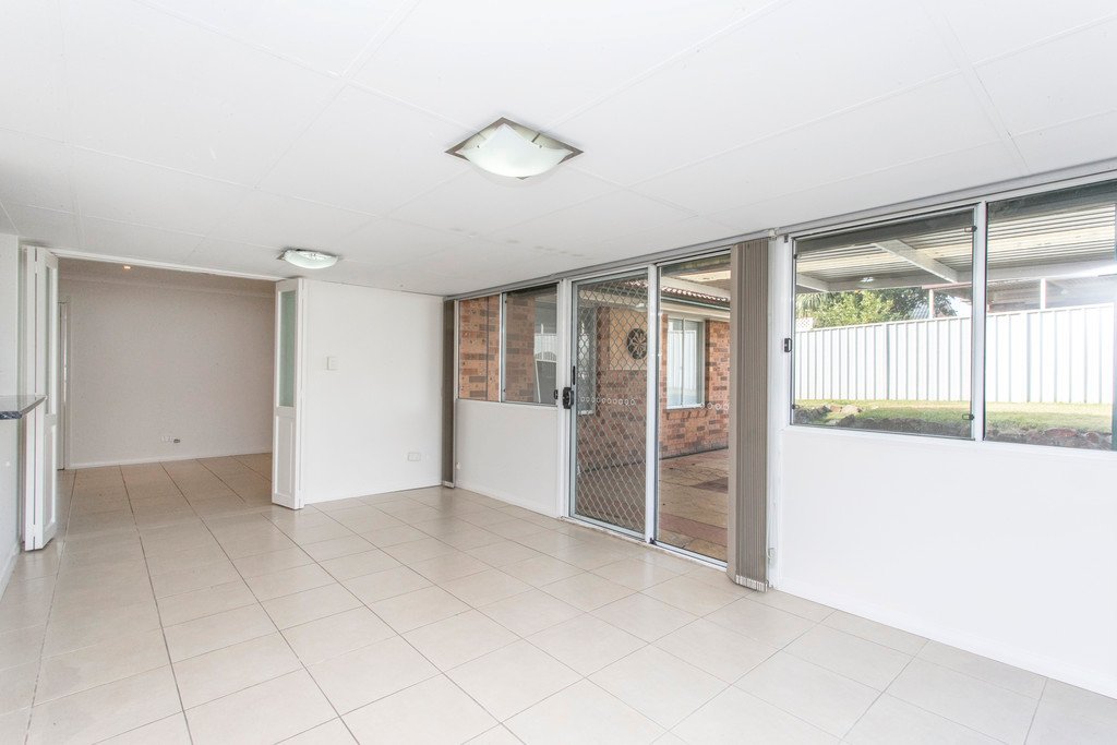 4 Thoar Place CLAREMONT MEADOWS 16