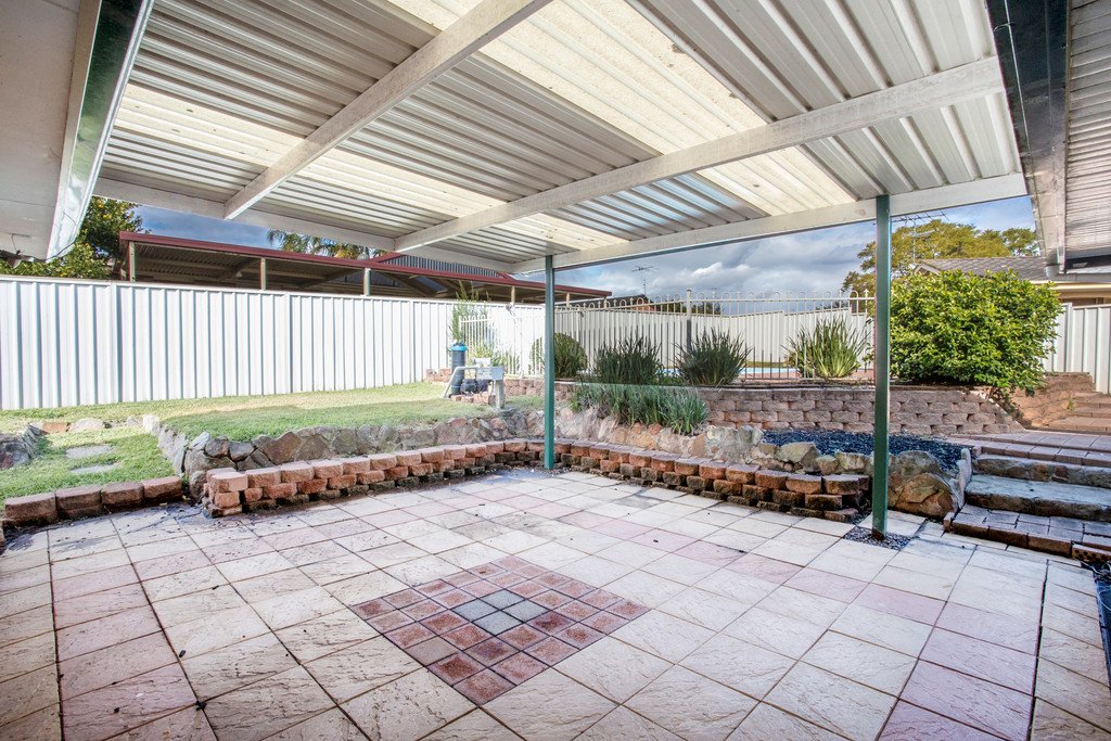 4 Thoar Place CLAREMONT MEADOWS 18