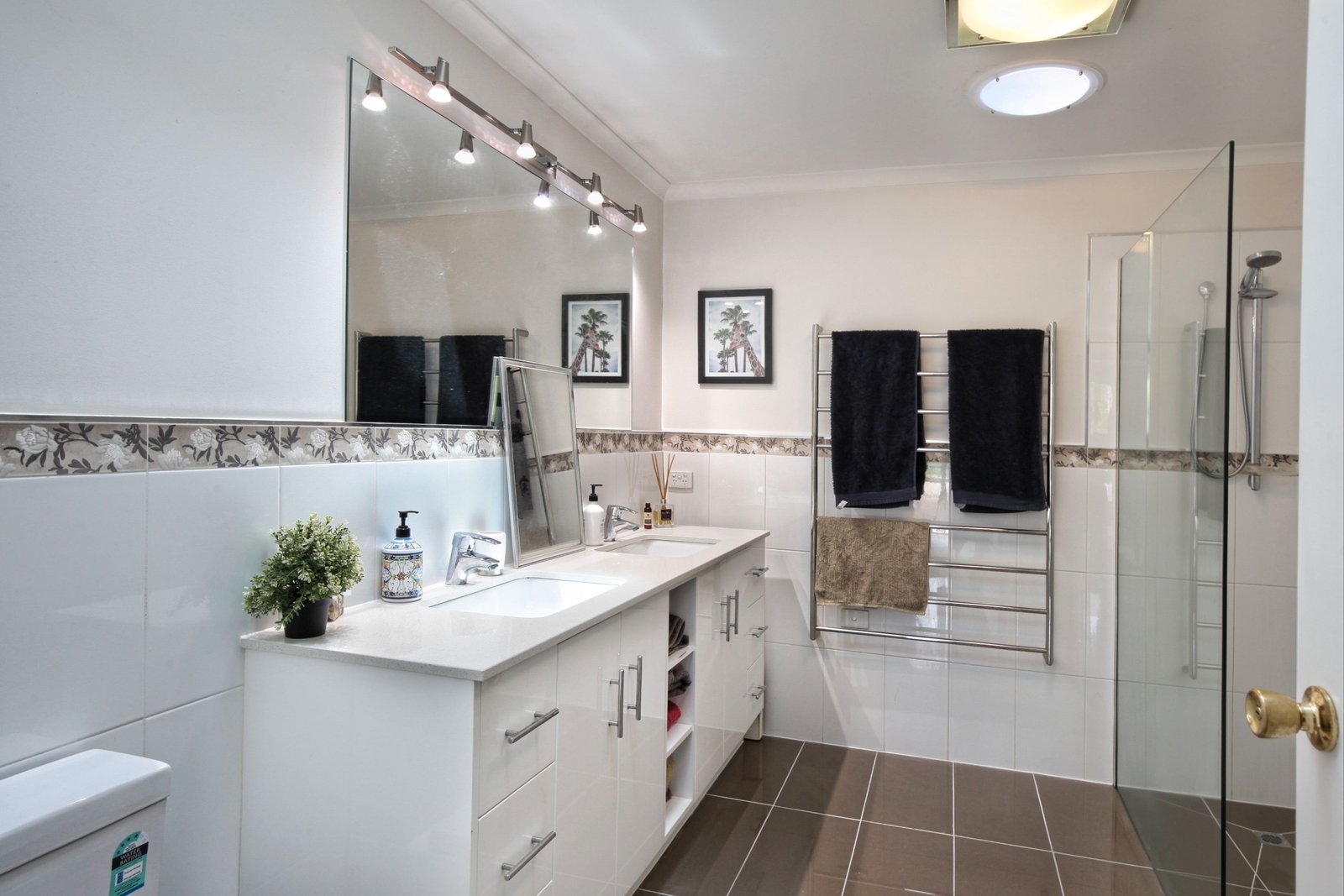 Real Estate and Property in 4 Thomas Court, Woodend, VIC