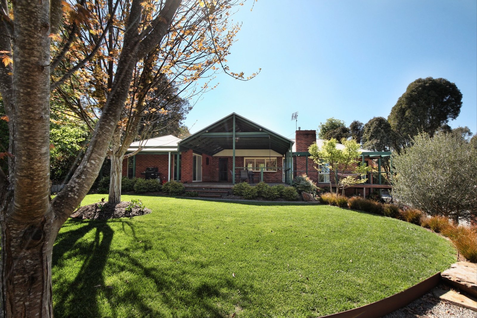 Real Estate and Property in 4 Thomas Court, Woodend, VIC