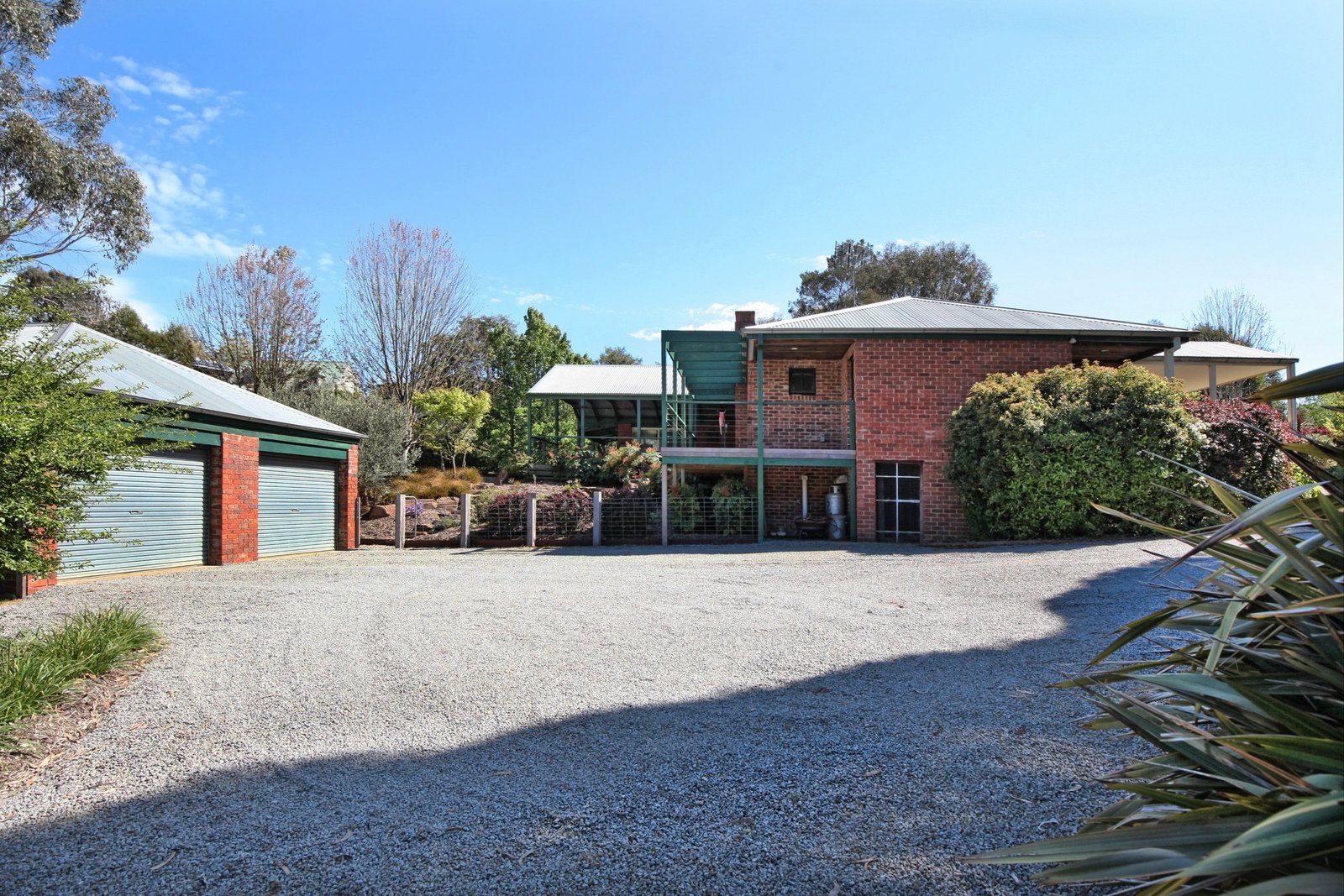 Real Estate and Property in 4 Thomas Court, Woodend, VIC