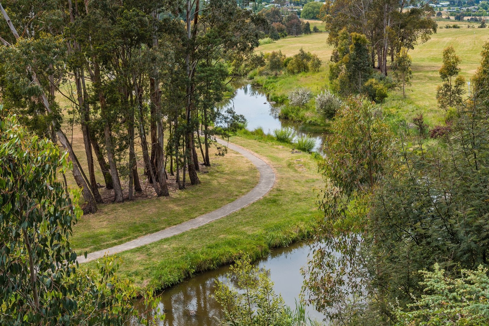 Real Estate and Property in 4 Tinsmith Drive, Kyneton, VIC