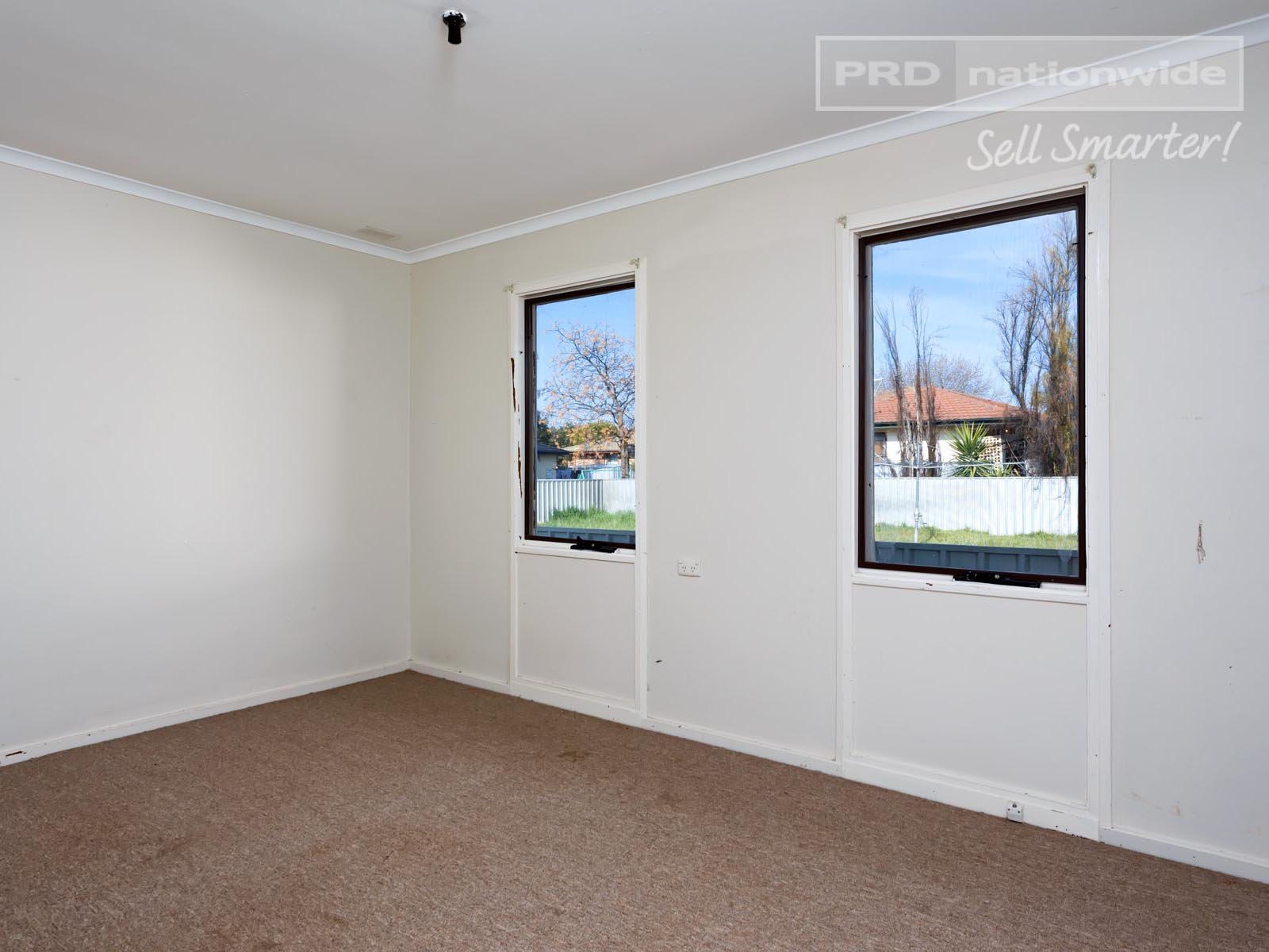 4 Toy Place TOLLAND 5