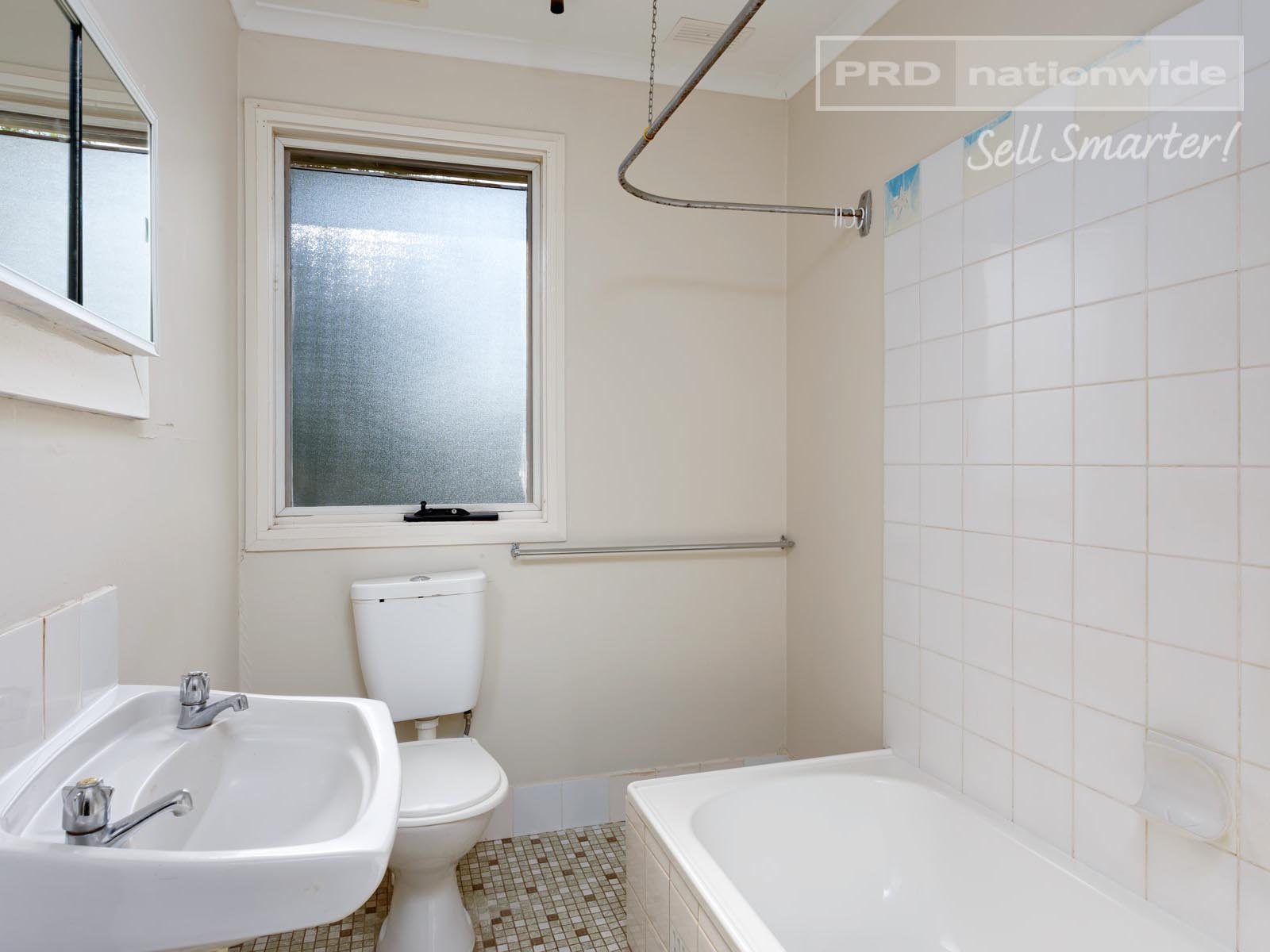 4 Toy Place TOLLAND 8