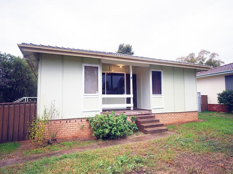 4 Toy Place TOLLAND 1