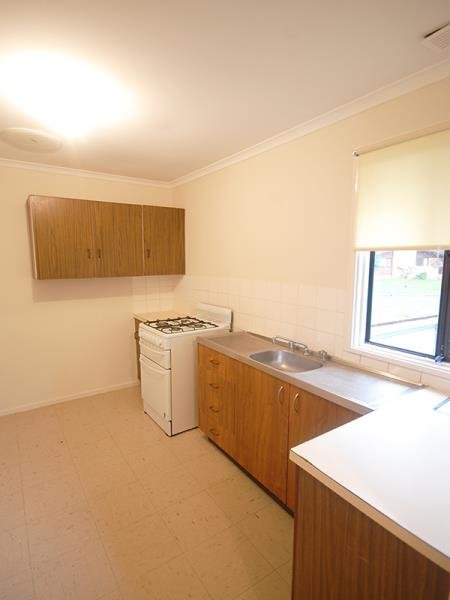 4 Toy Place TOLLAND 3