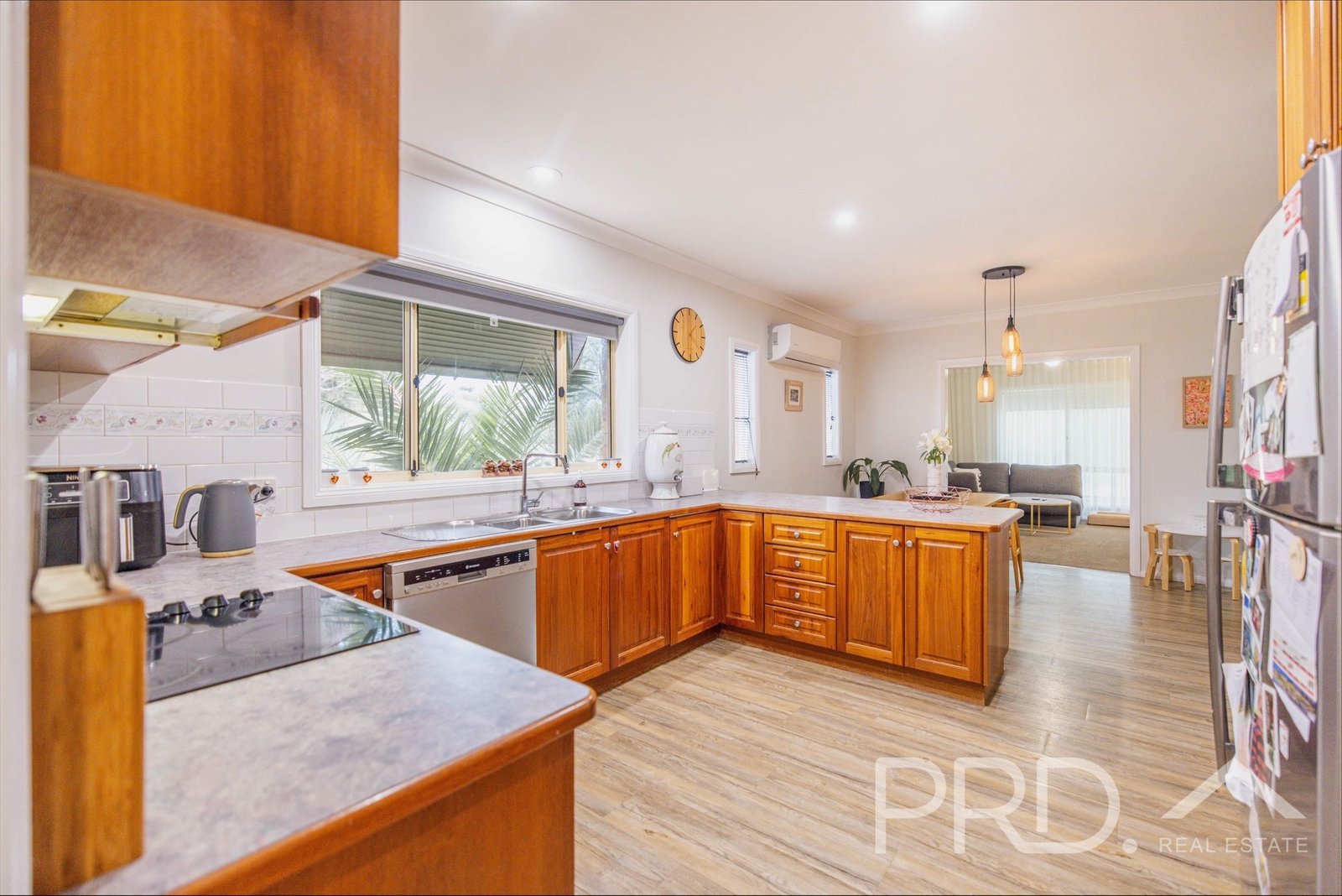 4 Travers Street ADELONG 4