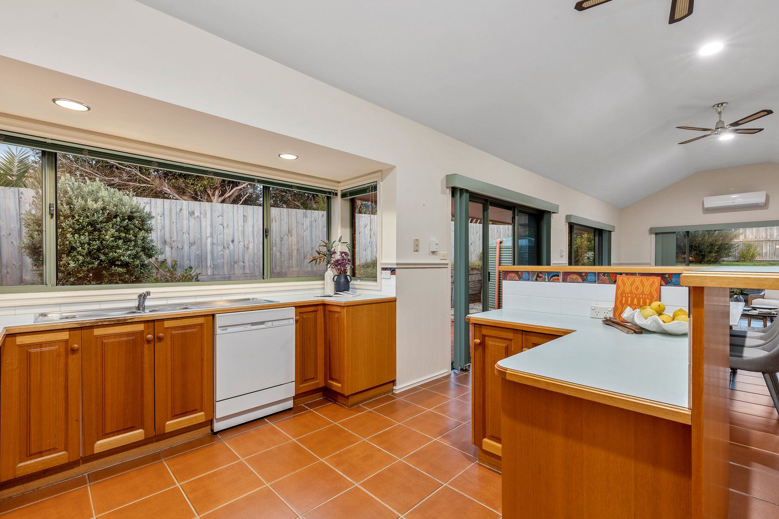 Real Estate and Property in 4 Trident Court, Ocean Grove, VIC