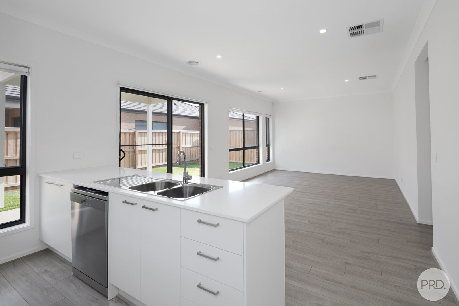 4 Valdes Avenue WINTER VALLEY 5