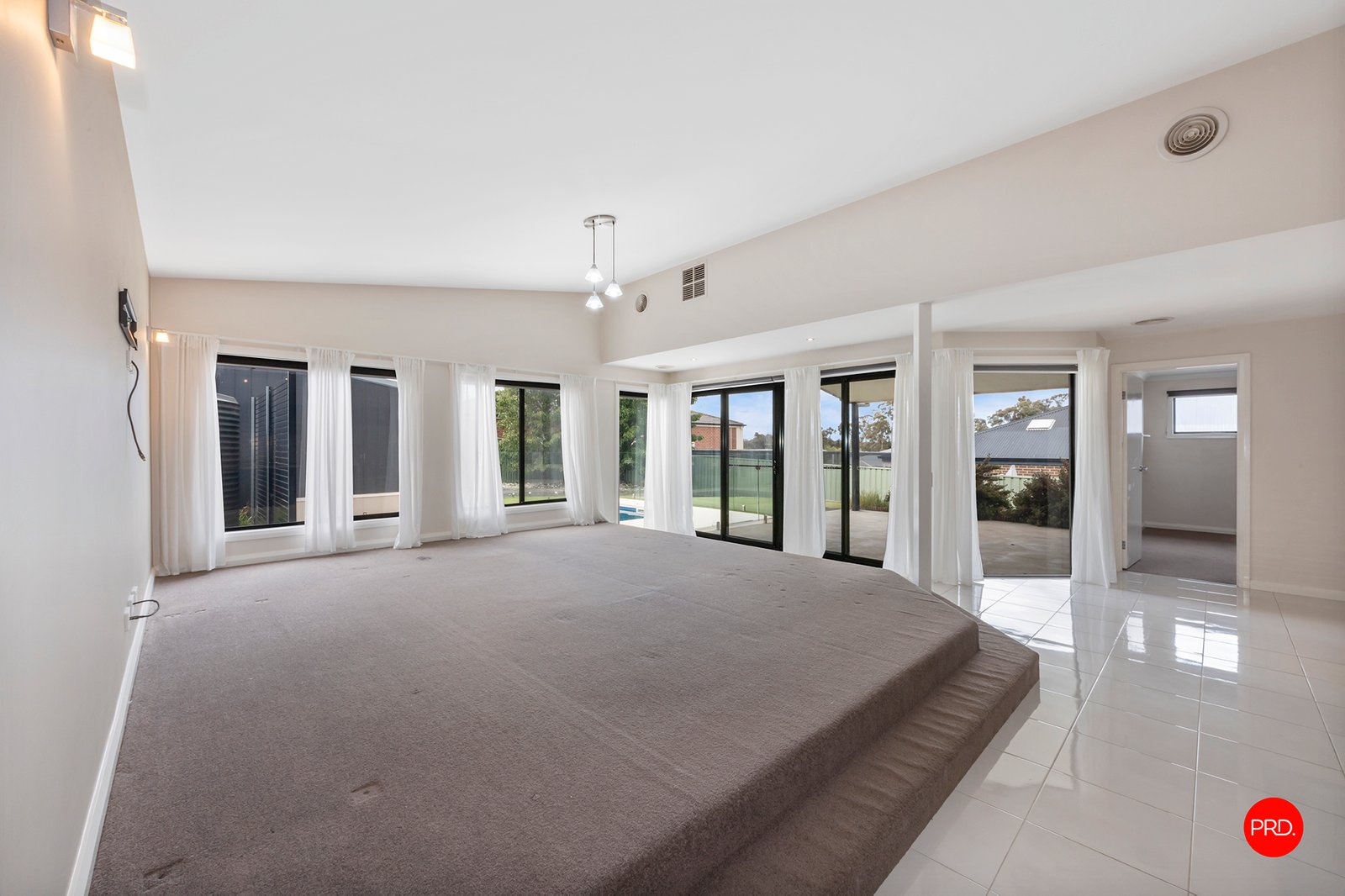 4 Valiant Court GOLDEN SQUARE 7