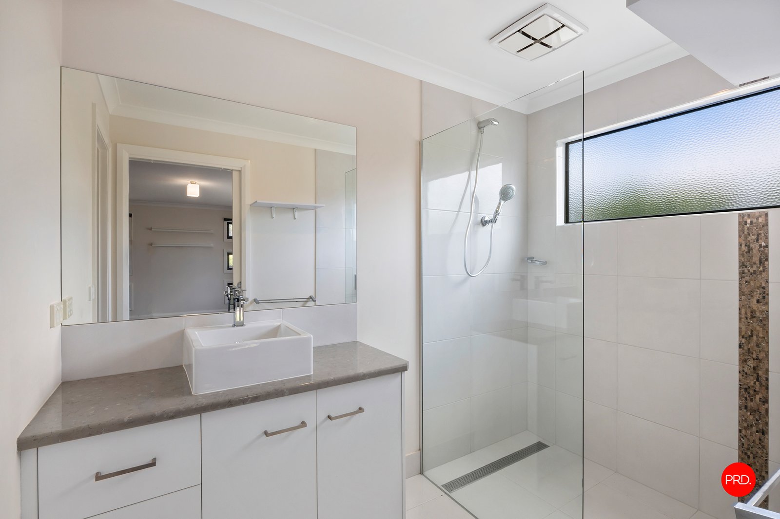 4 Valiant Court GOLDEN SQUARE 9