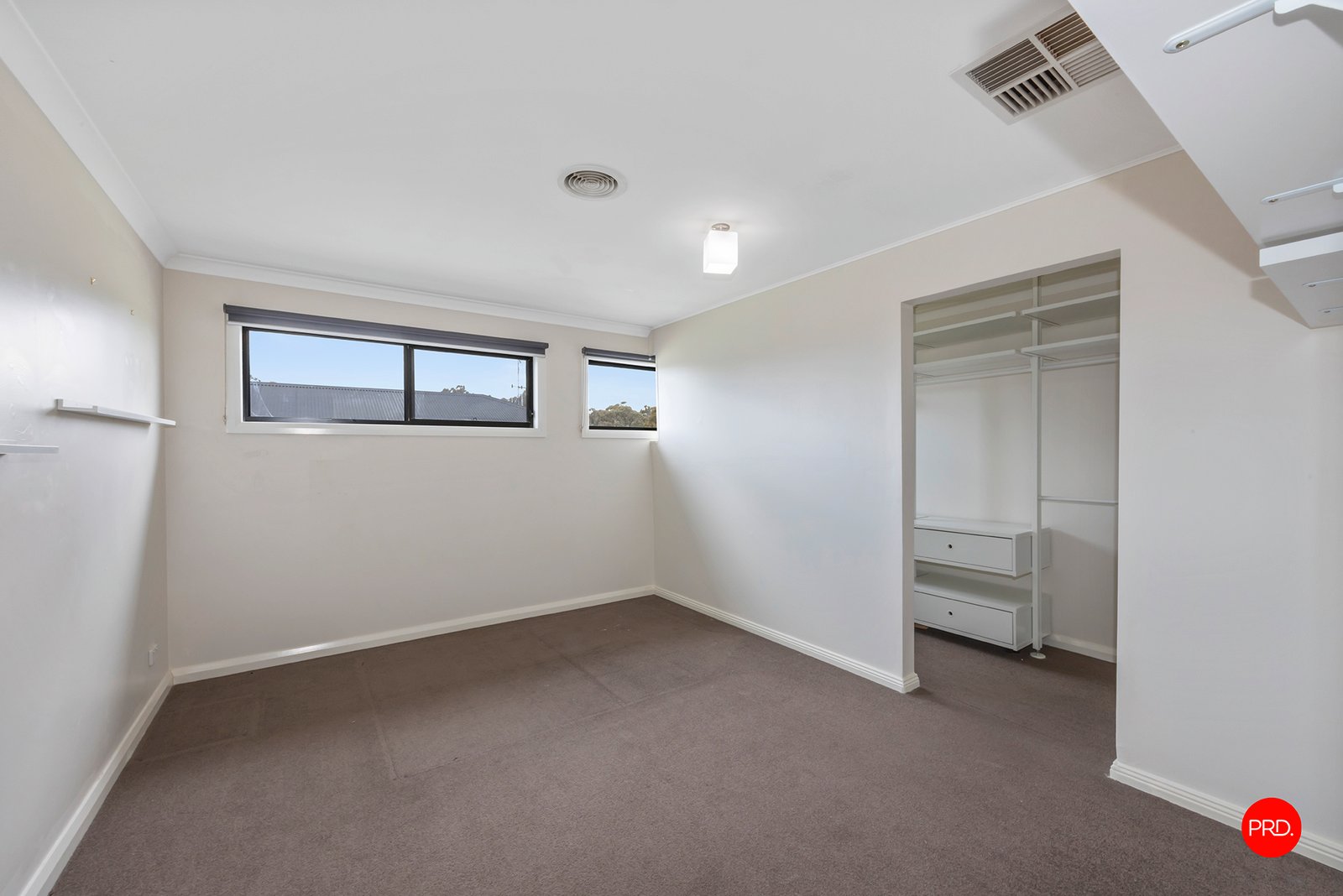 4 Valiant Court GOLDEN SQUARE 10