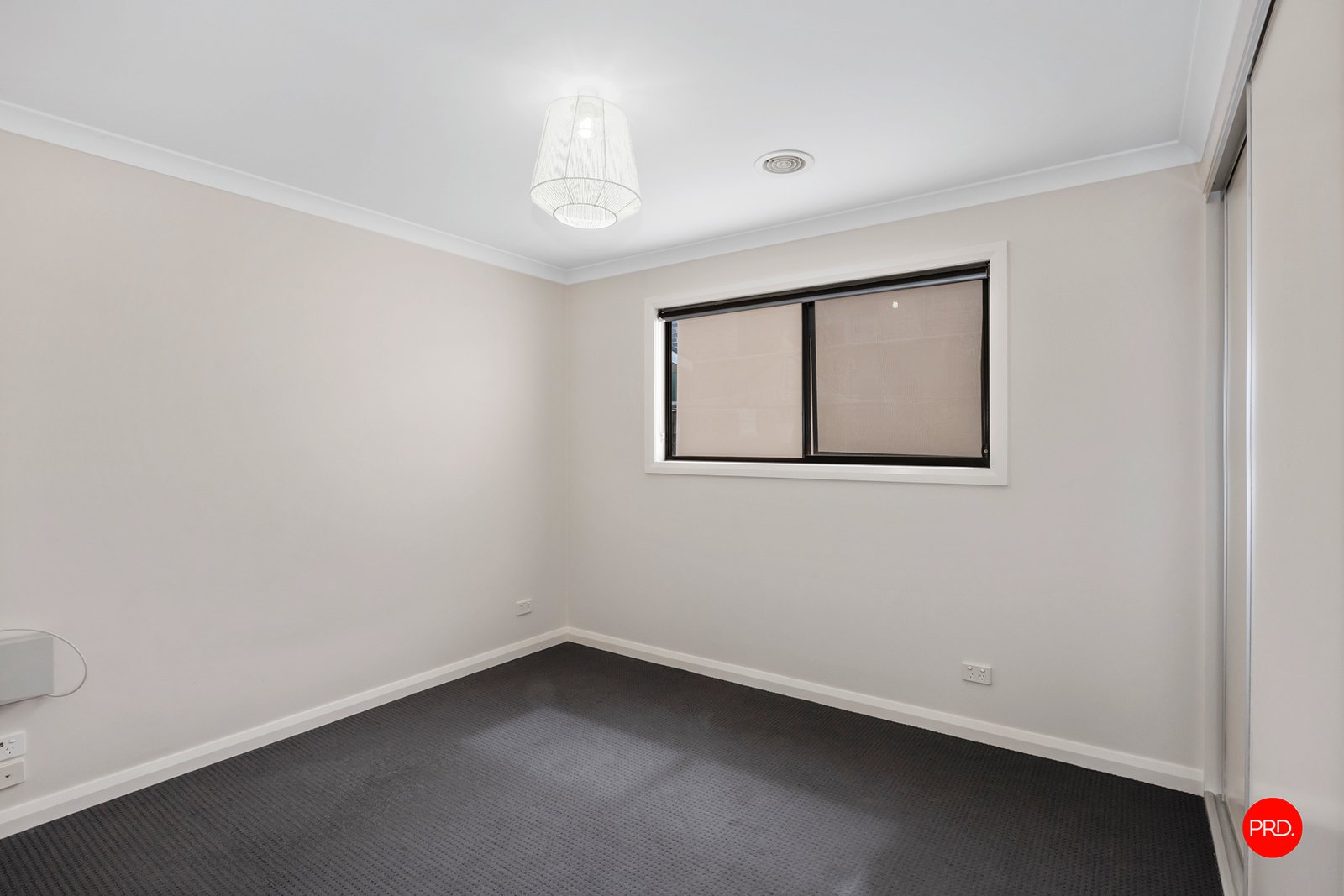 4 Valiant Court GOLDEN SQUARE 13