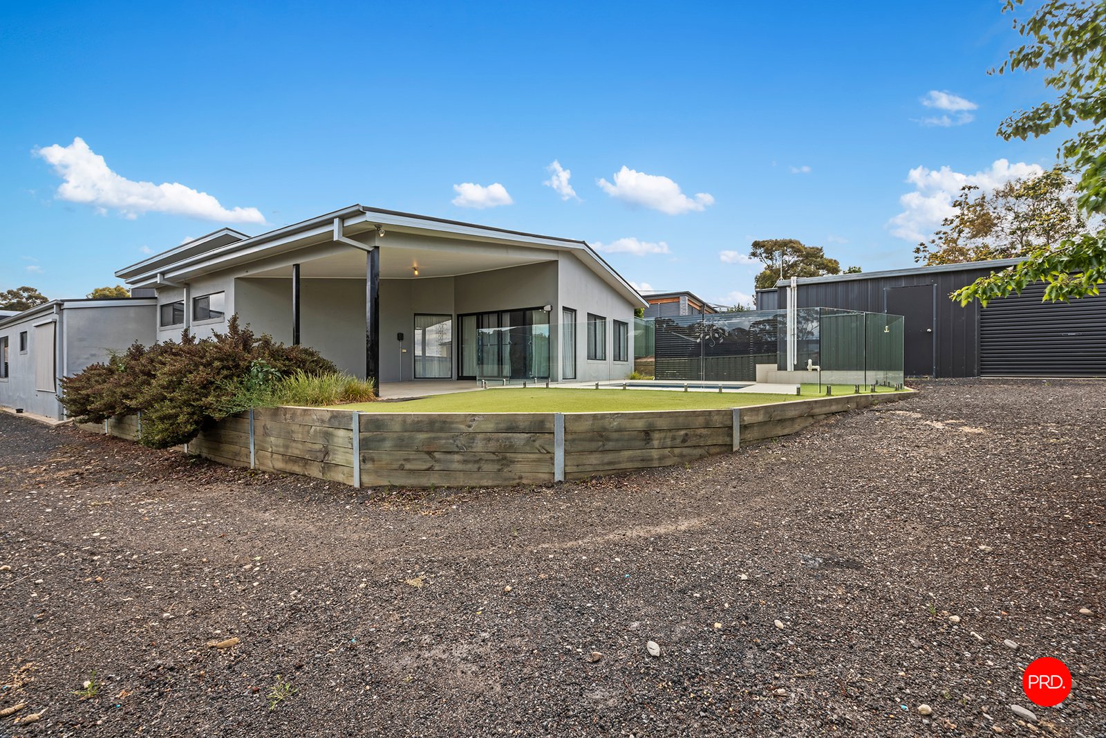 4 Valiant Court GOLDEN SQUARE 18