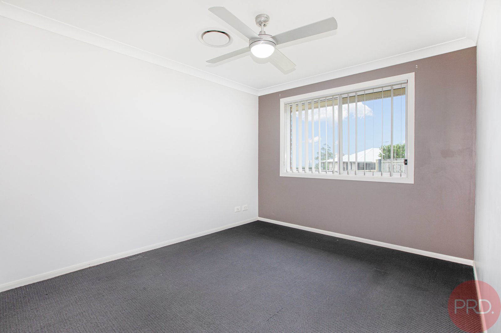 4 Vikki Avenue RUTHERFORD 14