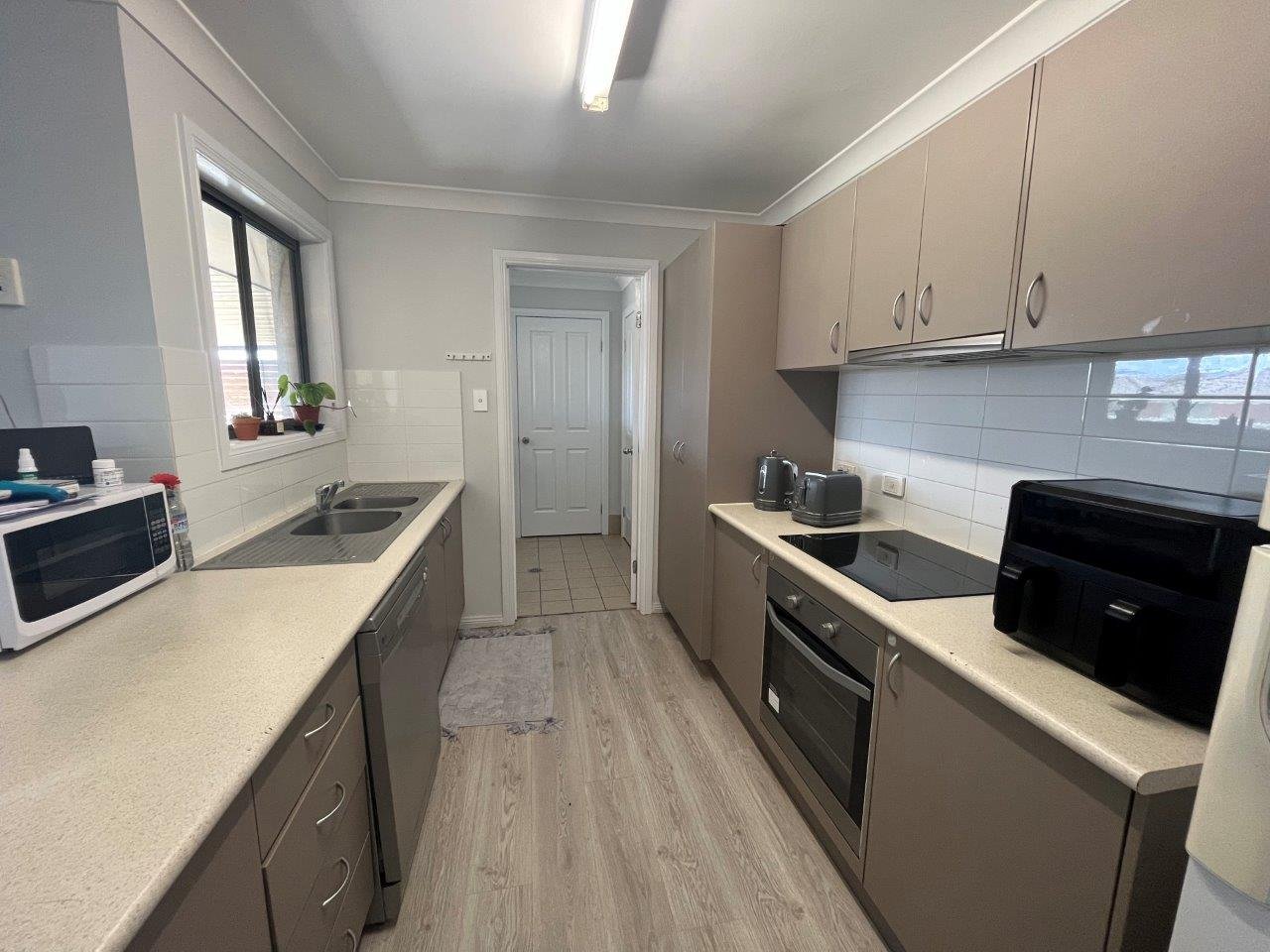 4 Warburton Drive TAMWORTH 4