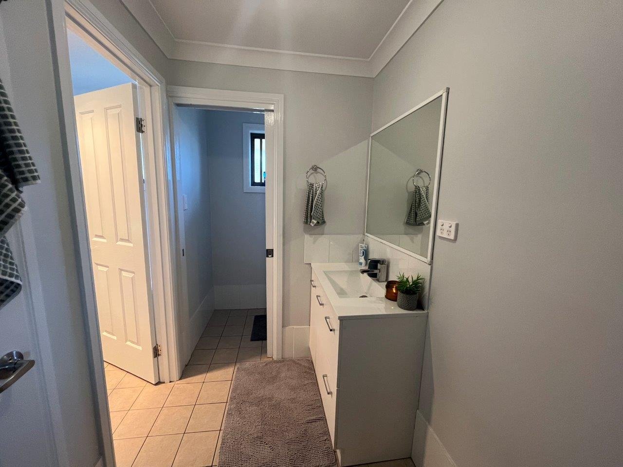 4 Warburton Drive TAMWORTH 12