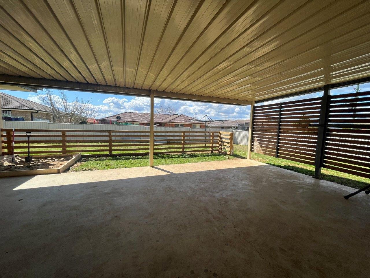 4 Warburton Drive TAMWORTH 14