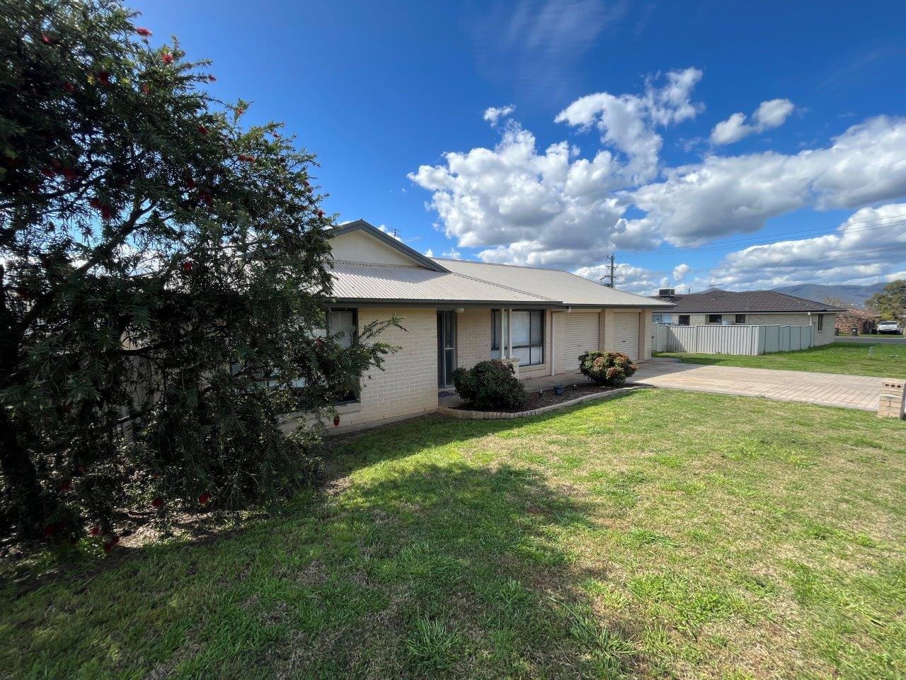 4 Warburton Drive TAMWORTH 17