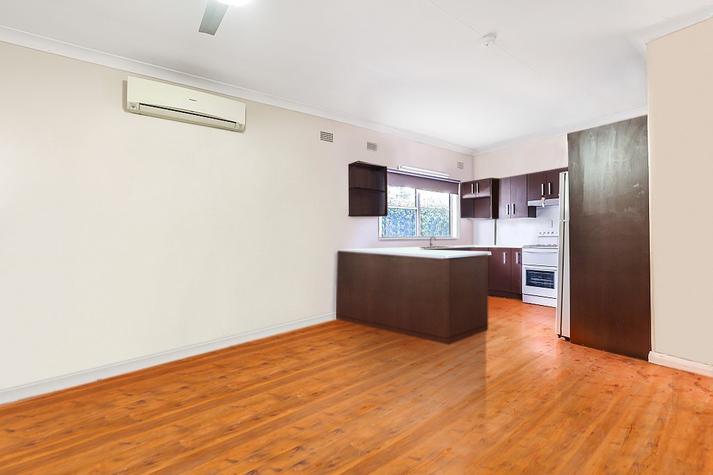 4 Warren Street TAMWORTH 7