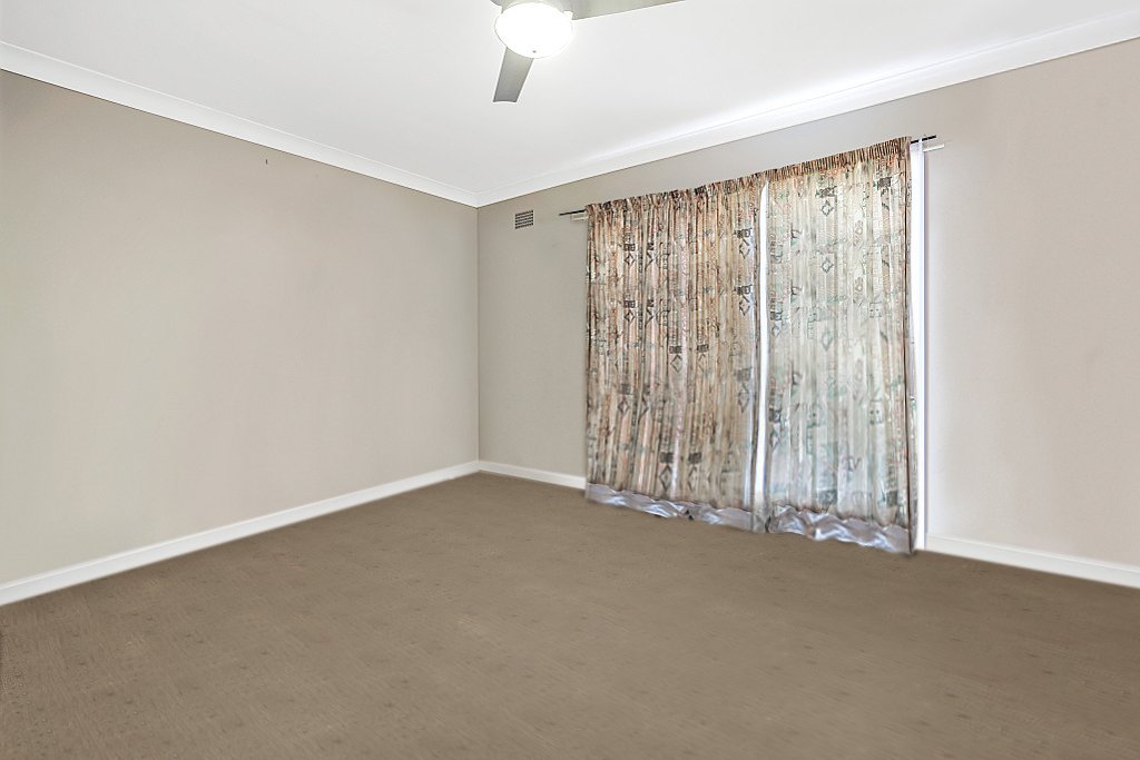 4 Warren Street TAMWORTH 11