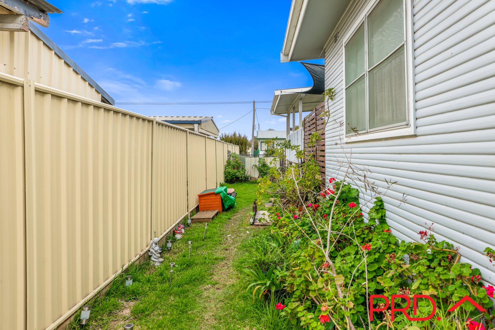 4 Warren Street TAMWORTH 15