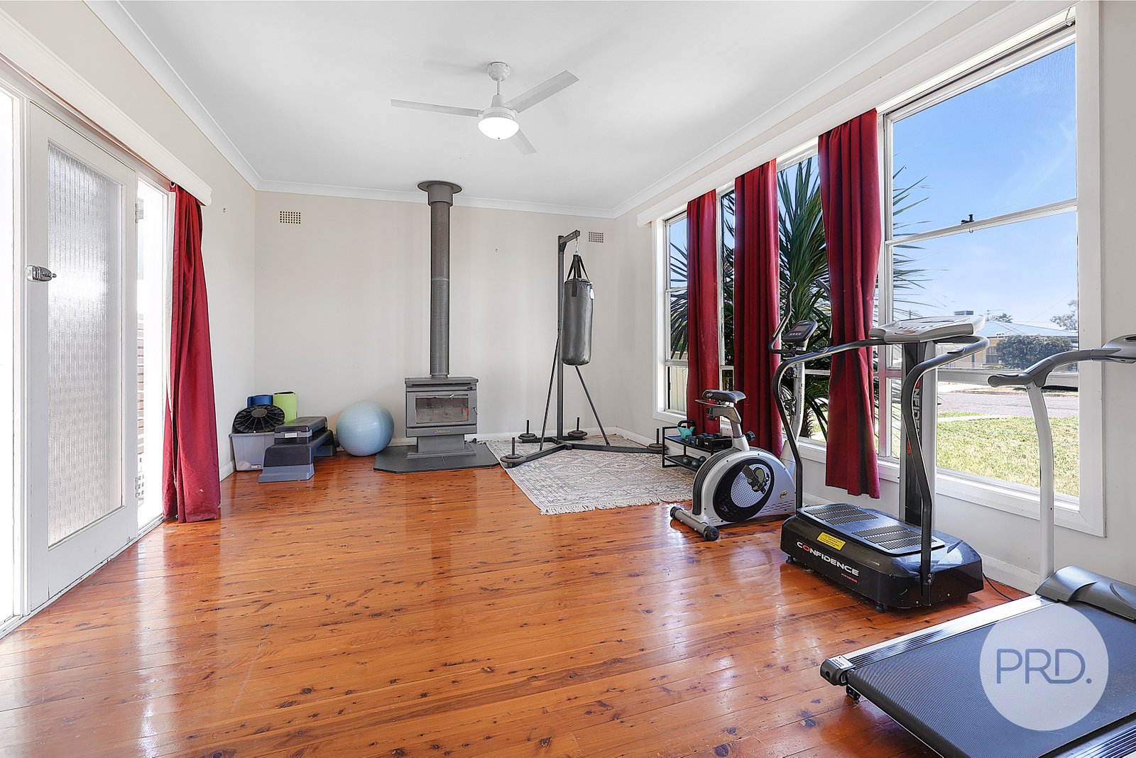 4 Warren Street TAMWORTH 5