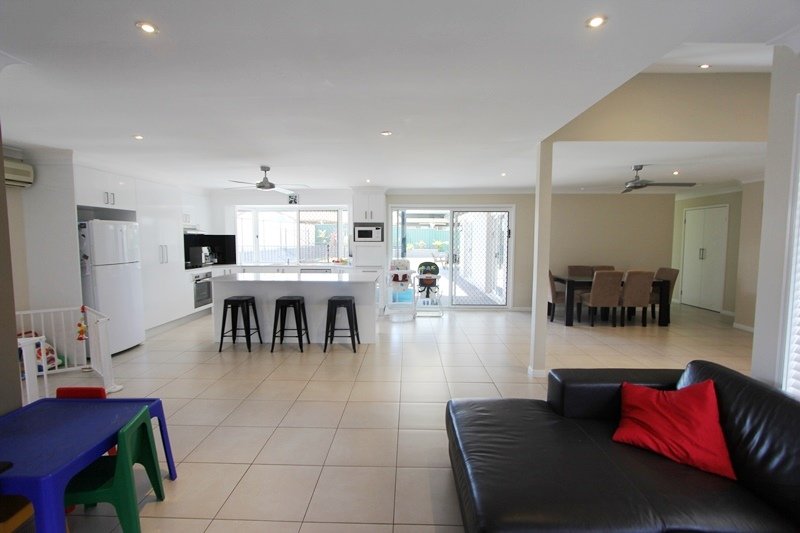 4 Watford Crescent MOLENDINAR 7