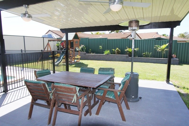 4 Watford Crescent MOLENDINAR 16