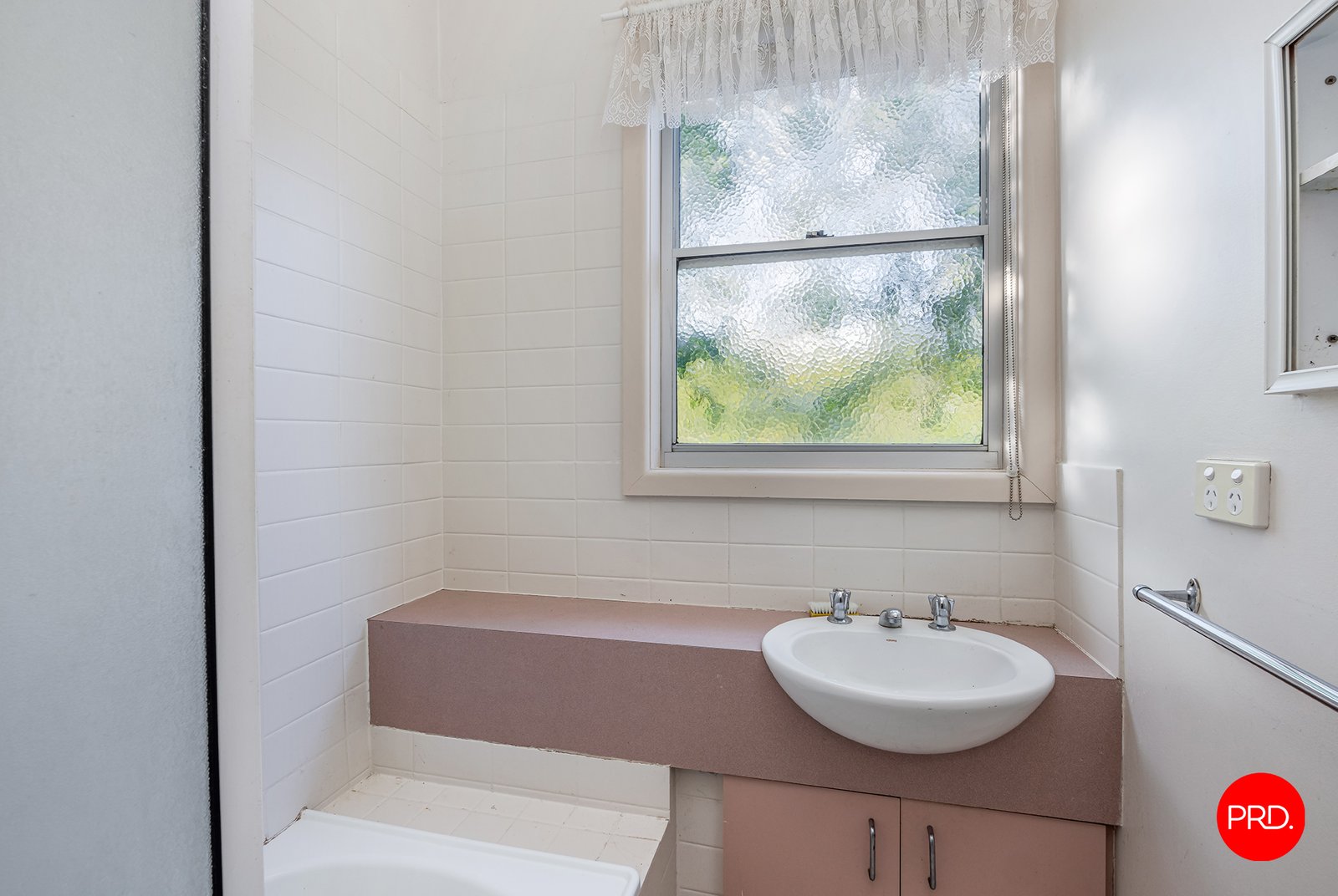 4 Watkins Street LONG GULLY 9