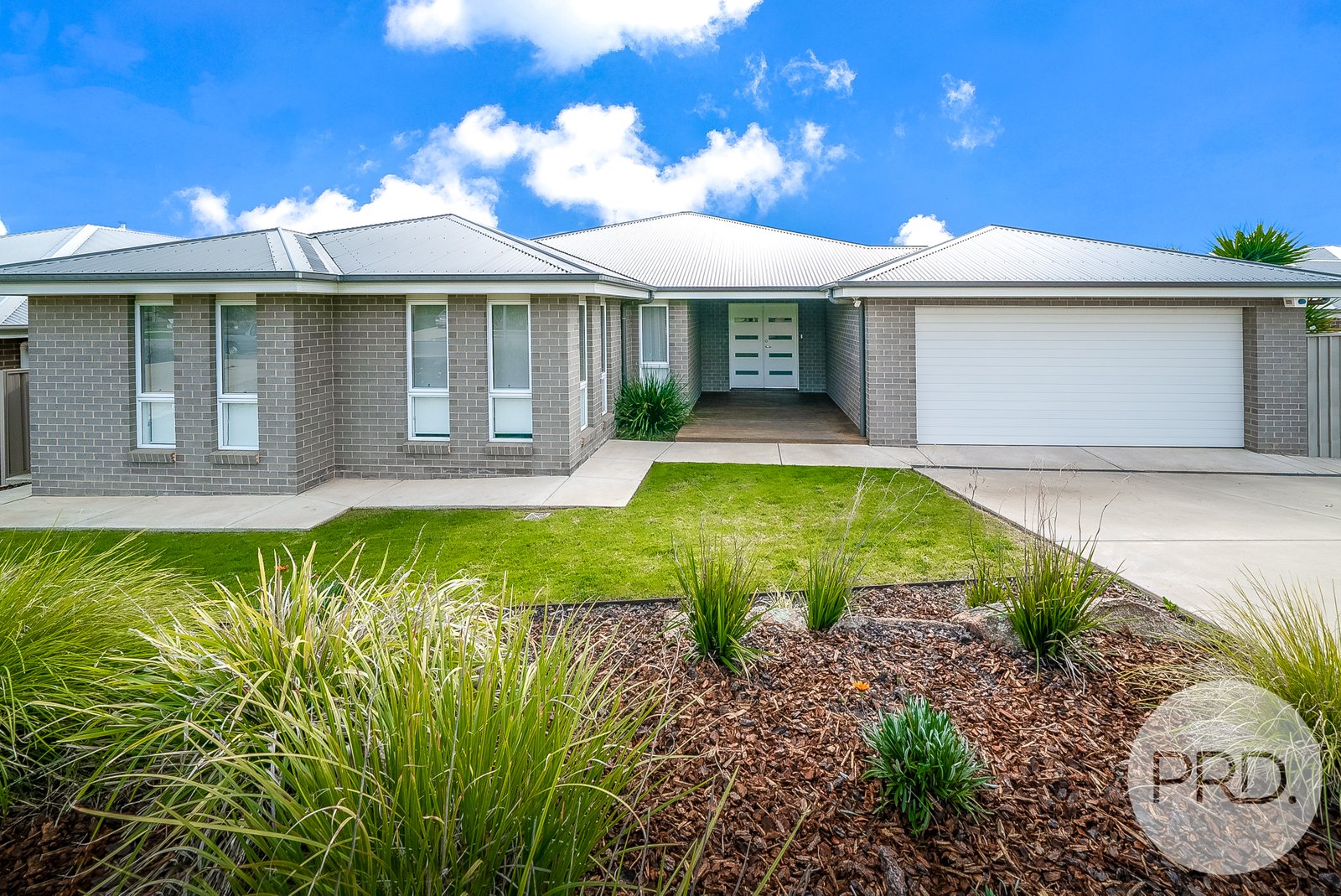 4 Watson Boulevard LLOYD 1