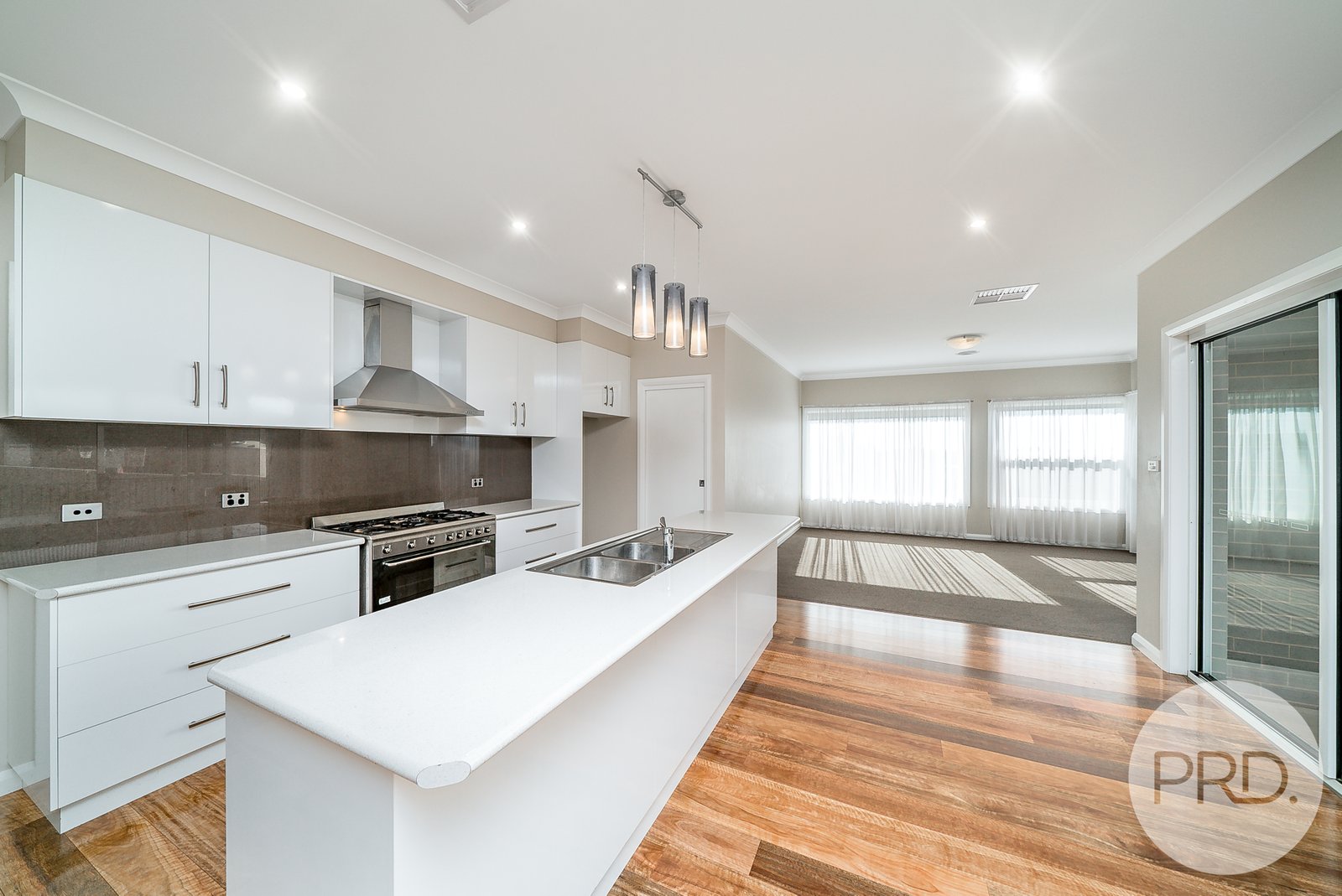 4 Watson Boulevard LLOYD 2