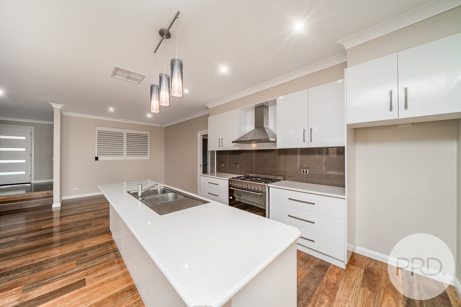 4 Watson Boulevard LLOYD 3
