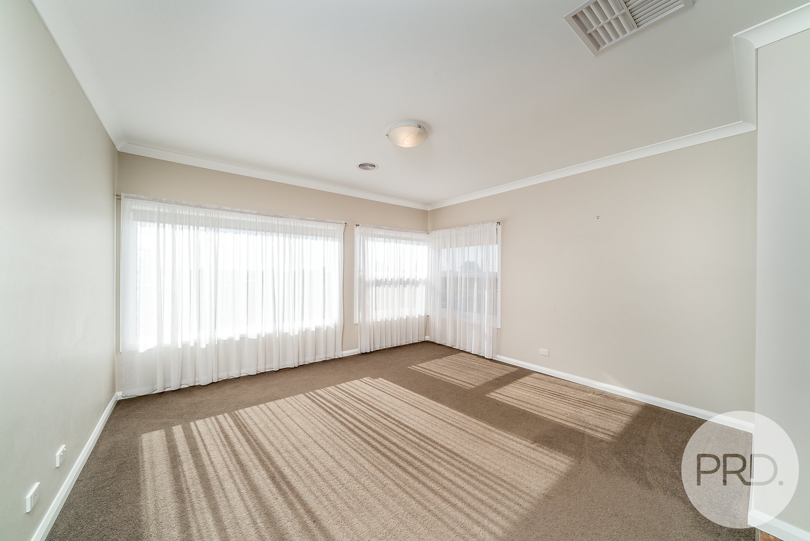 4 Watson Boulevard LLOYD 5