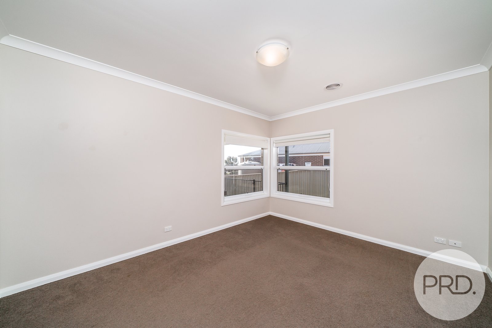 4 Watson Boulevard LLOYD 7