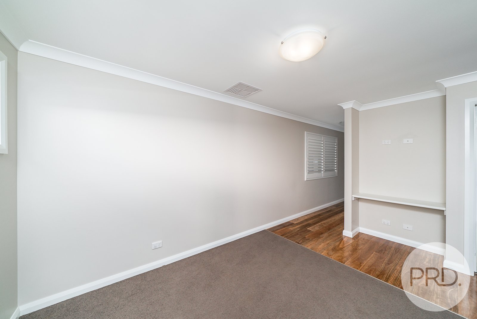 4 Watson Boulevard LLOYD 8