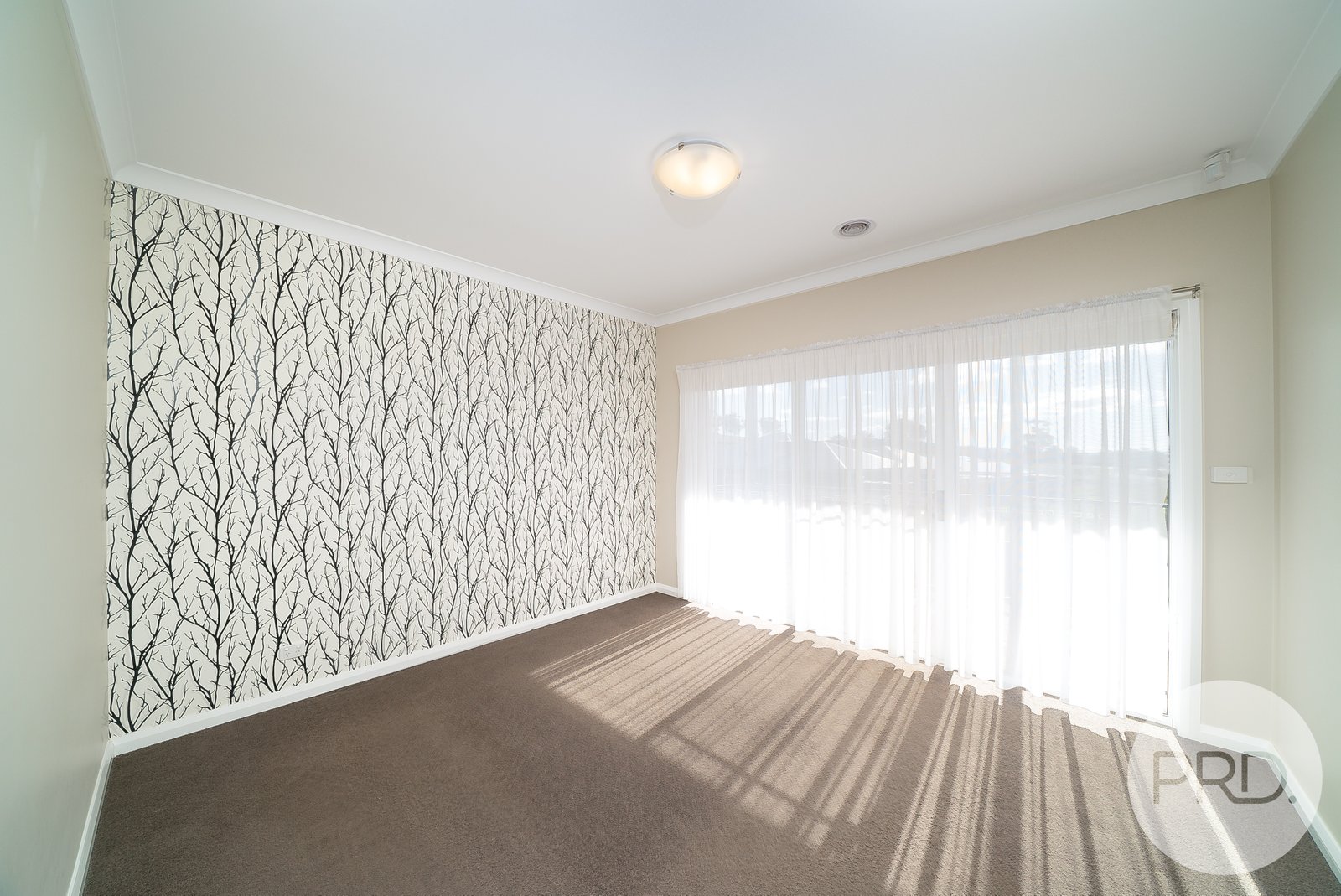 4 Watson Boulevard LLOYD 9