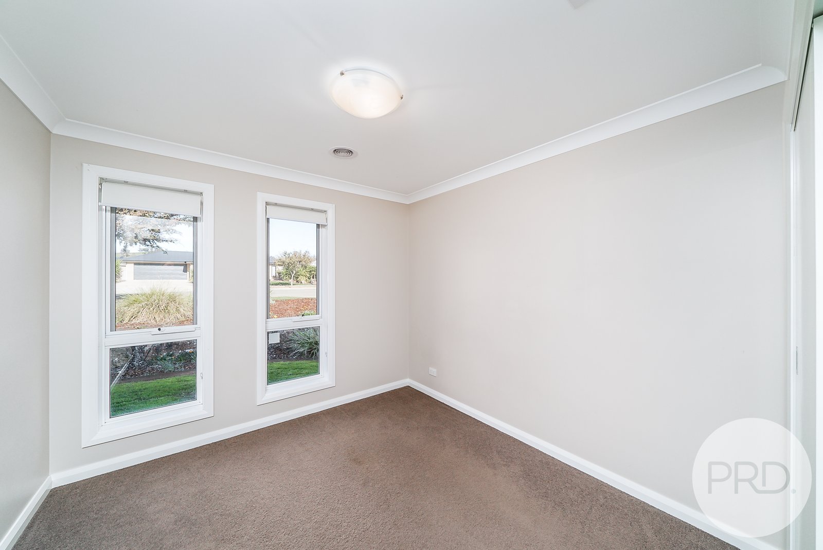 4 Watson Boulevard LLOYD 12