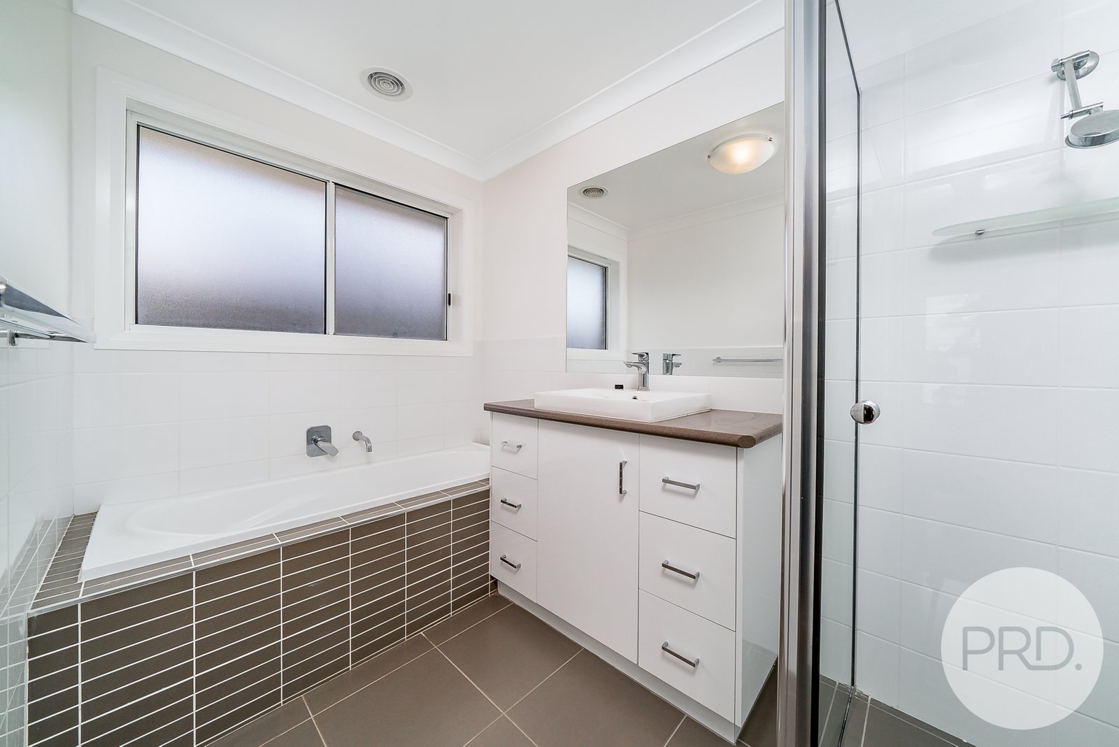 4 Watson Boulevard LLOYD 14