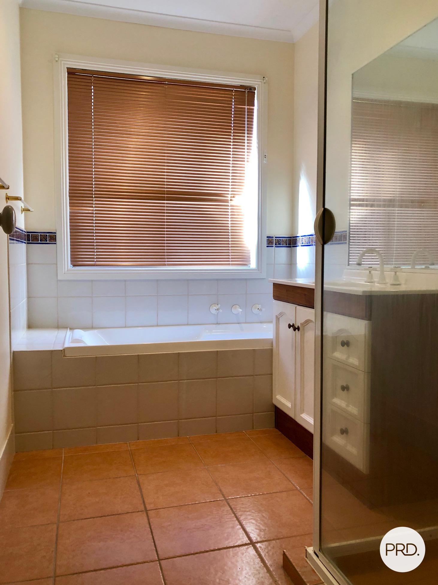 4 Wattle Way WEST ALBURY 5