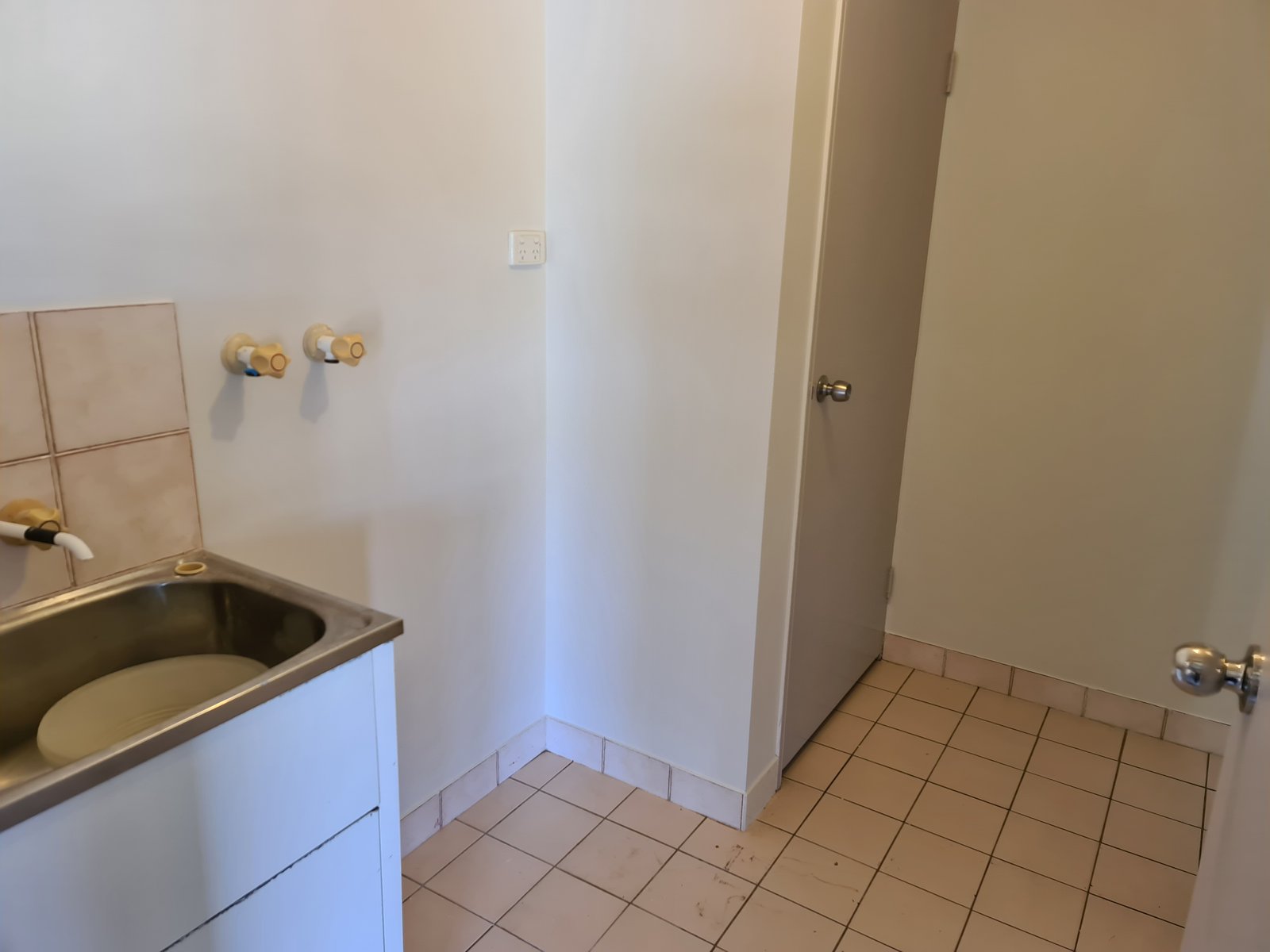 4 Wattora Close BOYNE ISLAND 13