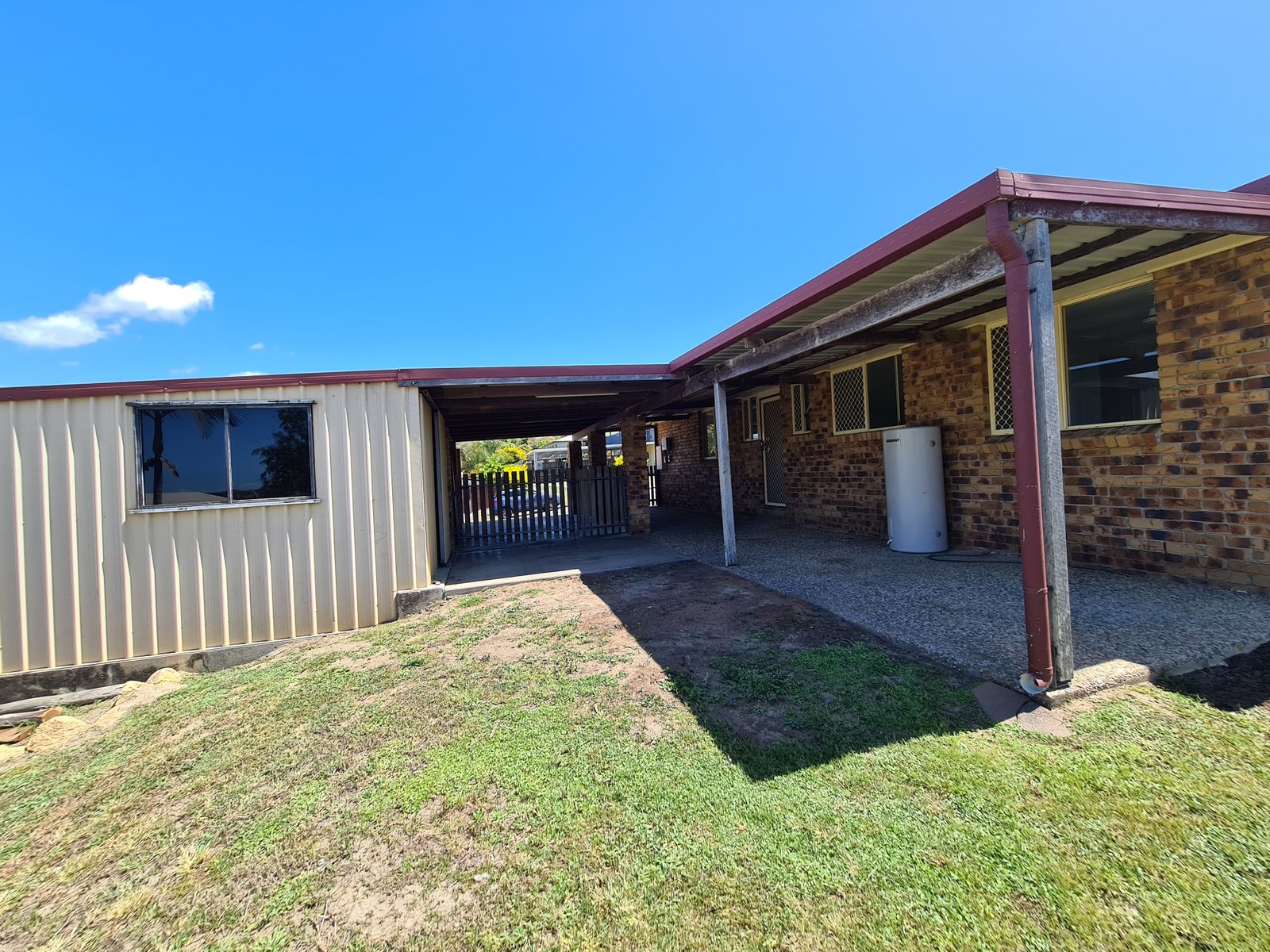 4 Wattora Close BOYNE ISLAND 17