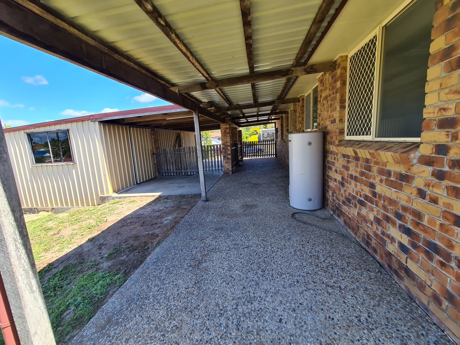 4 Wattora Close BOYNE ISLAND 19