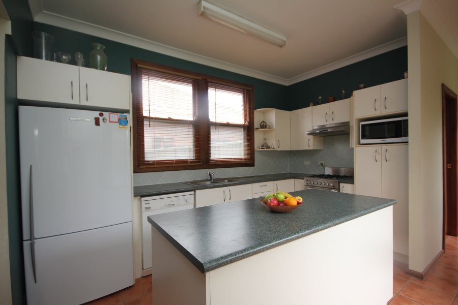 4 Way Street KINGSGROVE 2