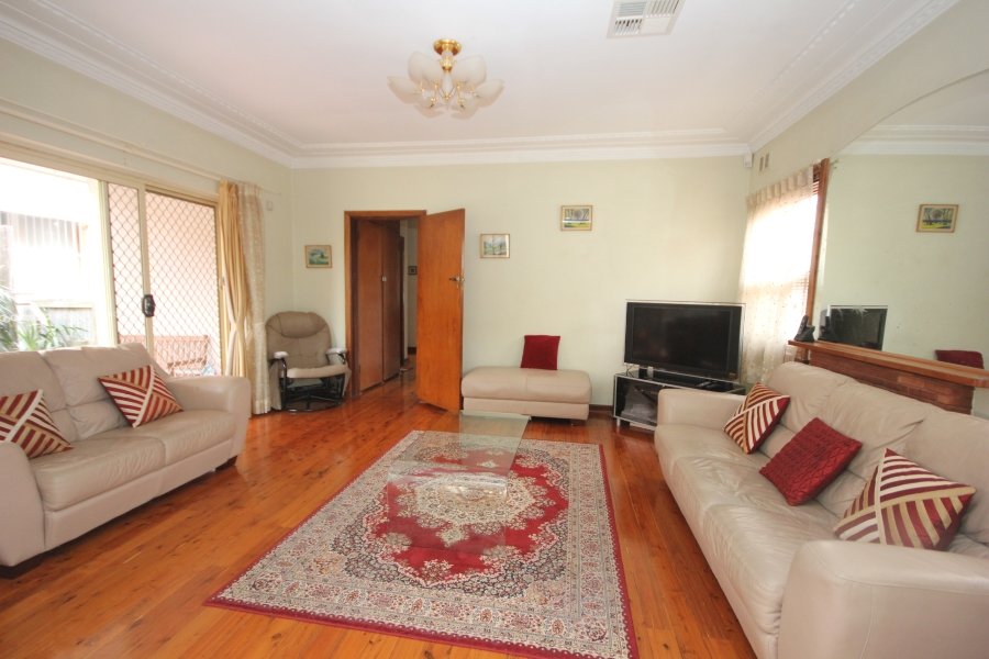 4 Way Street KINGSGROVE 3