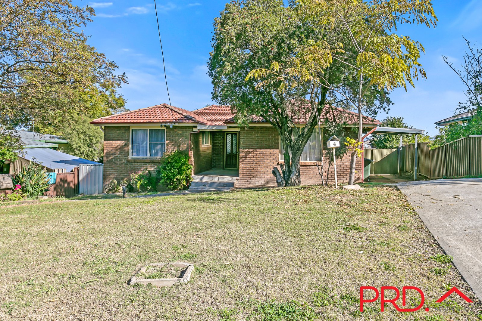 4 Westow Crescent TAMWORTH 1