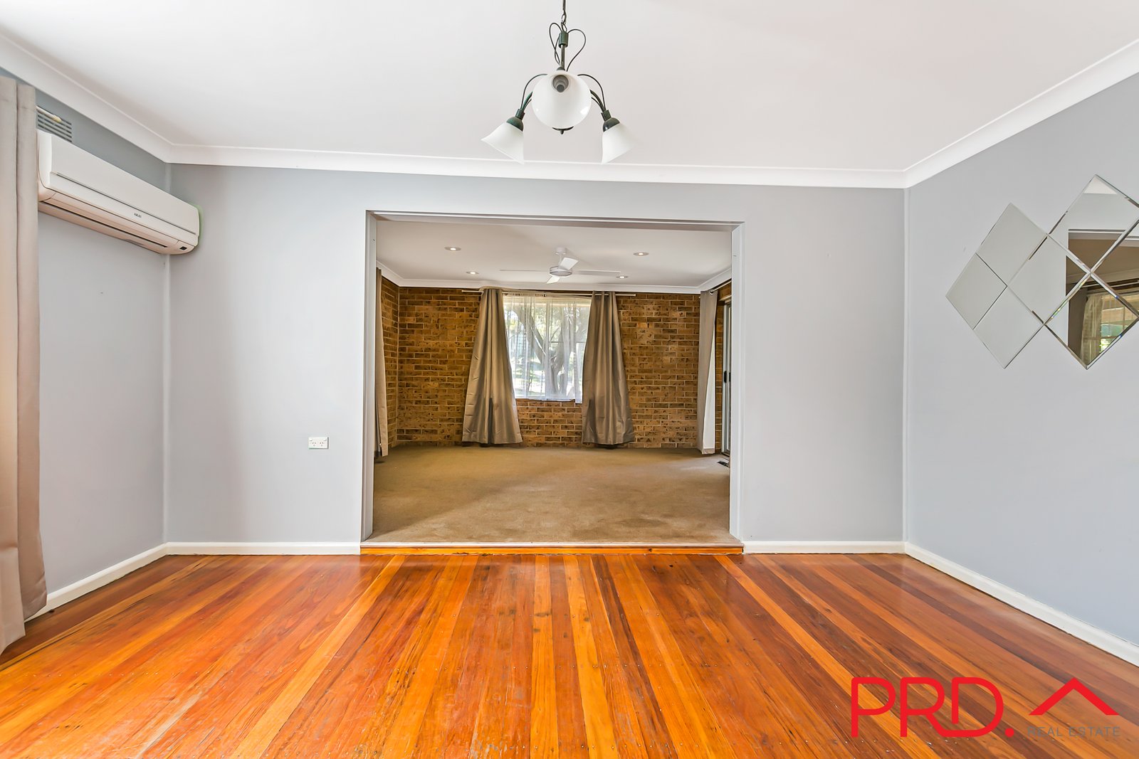 4 Westow Crescent TAMWORTH 6