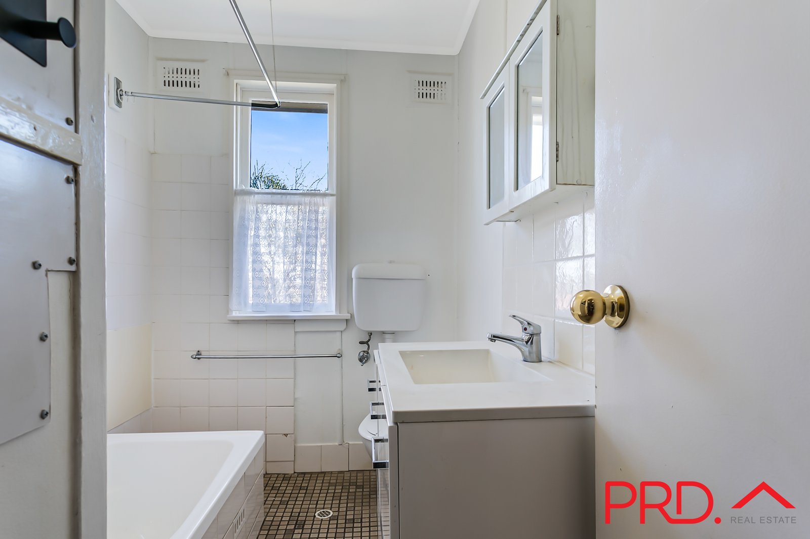 4 Westow Crescent TAMWORTH 19