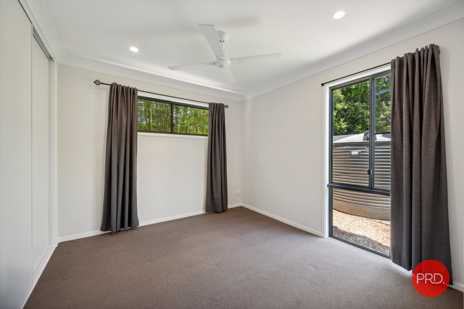 4 White Bluff Road SAPPHIRE BEACH 17