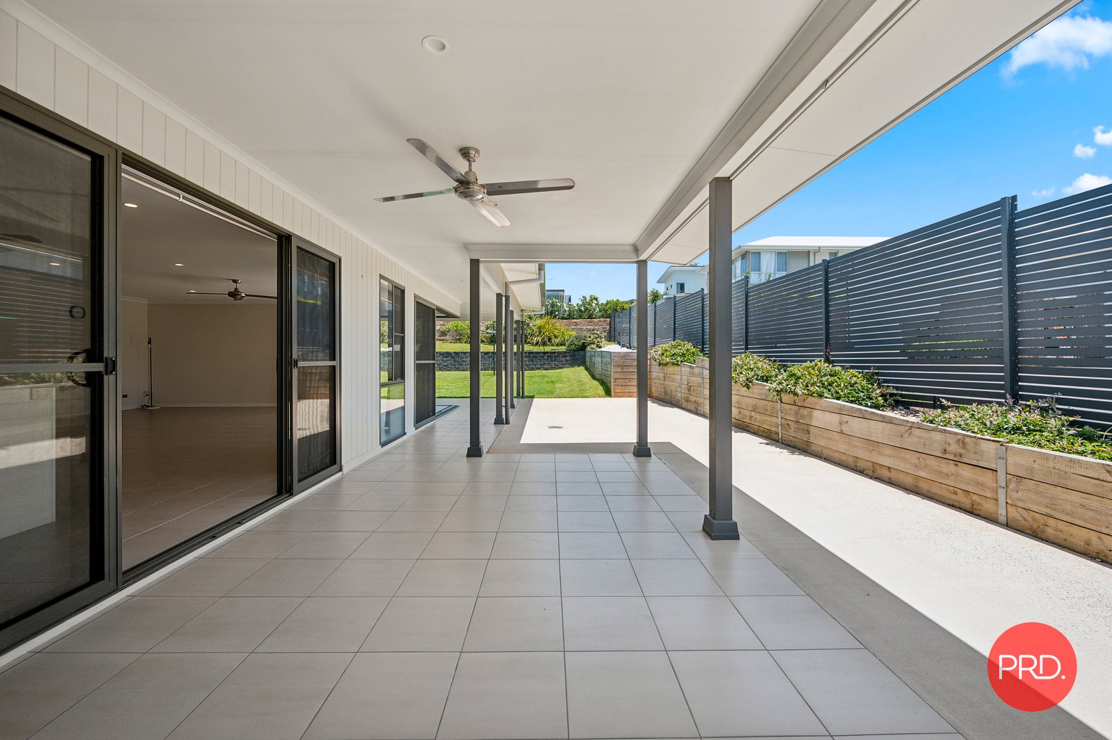 4 White Bluff Road SAPPHIRE BEACH 19